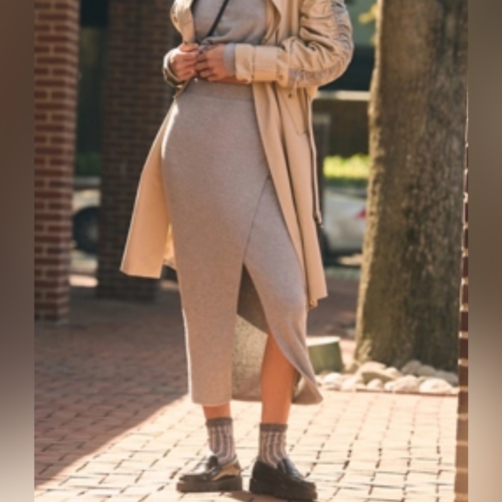 Bordeaux from Anthropologie- Gray Midi Pencil Skirt with Slit NWT Sz Med
